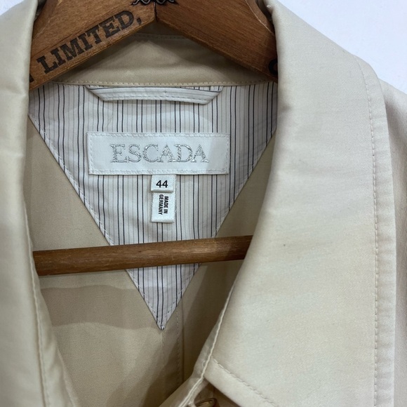 VINTAGE Escada utility jacket beige golden bottons size 44 - Picture 4 of 8